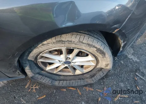 2015 Ford Focus Se z USA, uszkodzony, nr VIN 1FADP3K21FL364440